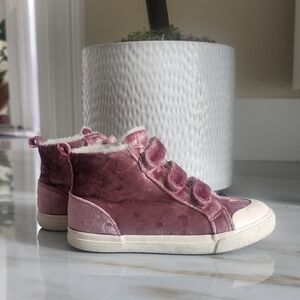 Toddler Girls pink sneakers